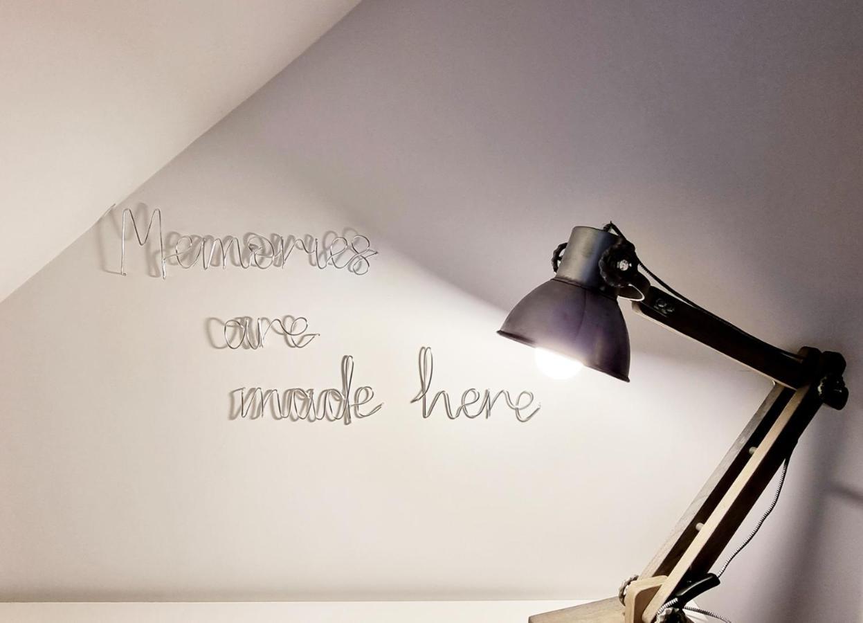 Modern And Spacious 2 Bedroom Apartment With Free Parking Glyn Ceiriog Экстерьер фото
